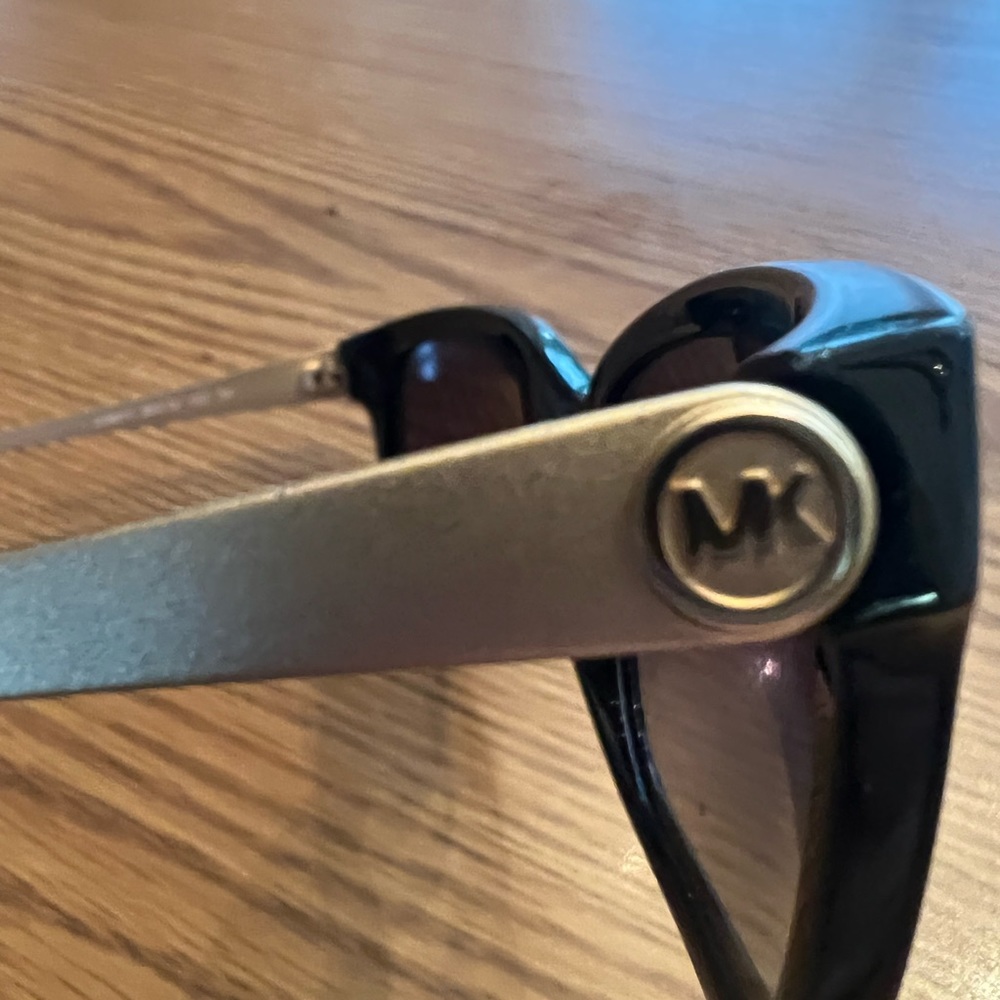 Michael Kors beautiful light sunglass (Authentic)